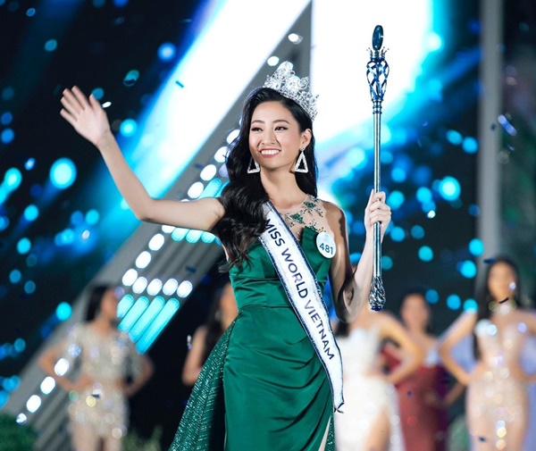 Nhan sắc Lương Thùy Linh thay đổi ra sao sau 4 tháng đăng quang?-1