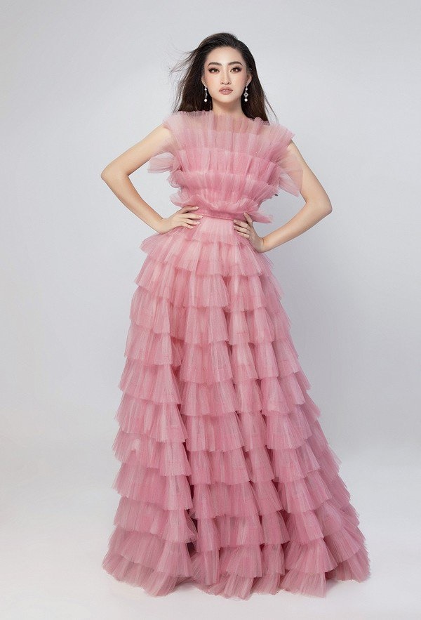 Hé lộ trang phục dạ hội chung kết MW2019 của Lương Thuỳ Linh-9