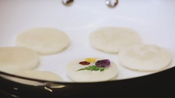 Trấn Thành tủi thân vì vợ không bao giờ nấu ăn, Hari sang Hàn tập làm món đẹp như mơ-8