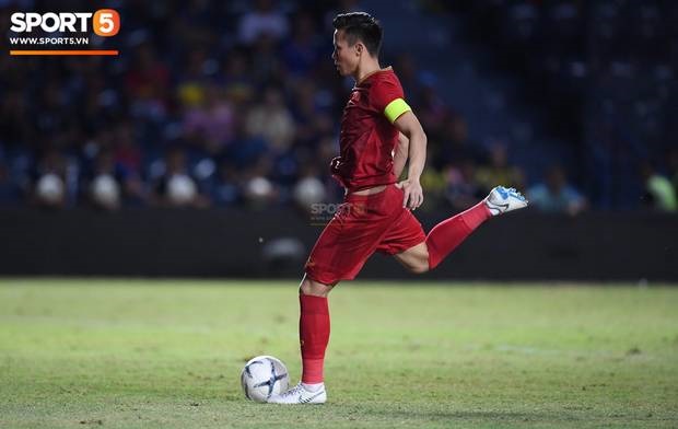 Báo hàng đầu châu Á chọn ra 5 cầu thủ Việt Nam hay nhất năm 2019: Văn Hậu xuất sắc thế cũng không có tên, nhưng vị trí số 1 thì không bất ngờ-3