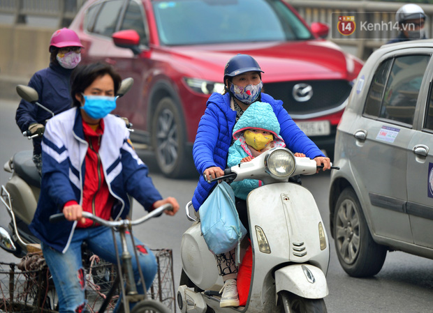 Không khí Hà Nội tiếp tục ô nhiễm nghiêm trọng khiến nhiều người phải thốt lên đầy hoang mang: Không muốn bước ra đường luôn-12