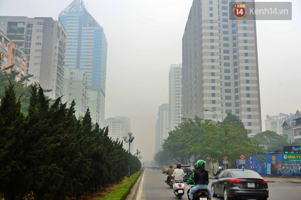 Không khí Hà Nội tiếp tục ô nhiễm nghiêm trọng khiến nhiều người phải thốt lên đầy hoang mang: Không muốn bước ra đường luôn-13