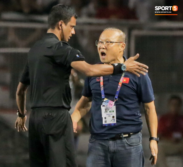 3 ngày sau khi phải nhận thẻ đỏ đầu tiên trong sự nghiệp, HLV Park Hang-seo thẳng thắn lên tiếng: Trọng tài giỏi sẽ không quyết định như thế-4