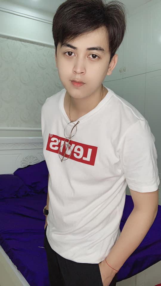 Cư dân mạng so sánh ngoại hình của Hồ Quang Hiếu với anh em sinh đôi tự nhận trong scandal bay lắc, cưỡng dâm: Giống quá, khác mỗi cái mặt-15