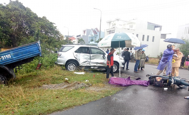 Nam sinh lớp 7 chết thảm trên đường đi học, cha và em nguy kịch sau tai nạn liên hoàn-3