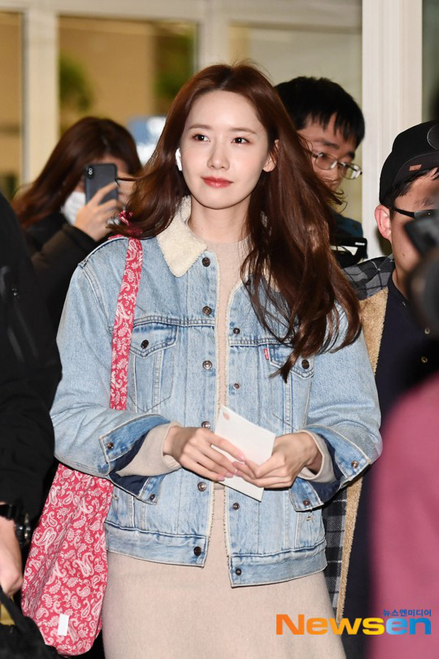 Nữ thần Yoona khoe sắc tại sân bay: Ăn mặc đơn giản mà sao xinh quá đỗi, ảnh fan chụp thôi mà đẹp tựa cảnh phim-1