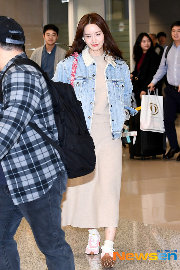 Nữ thần Yoona khoe sắc tại sân bay: Ăn mặc đơn giản mà sao xinh quá đỗi, ảnh fan chụp thôi mà đẹp tựa cảnh phim-5