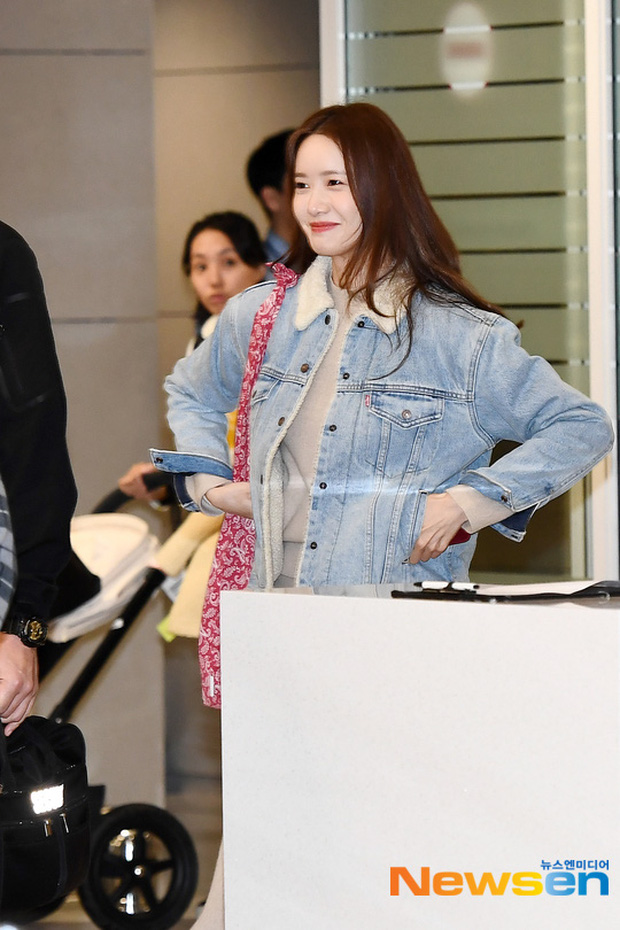 Nữ thần Yoona khoe sắc tại sân bay: Ăn mặc đơn giản mà sao xinh quá đỗi, ảnh fan chụp thôi mà đẹp tựa cảnh phim-6