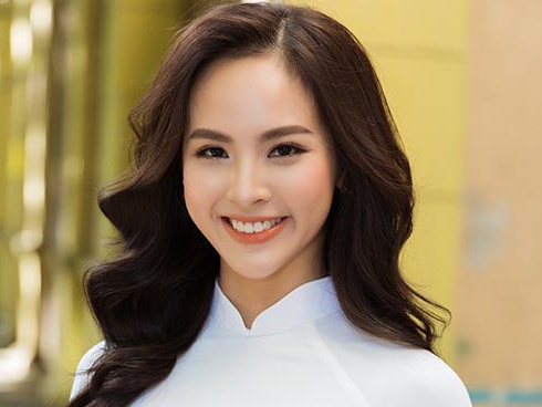 BTV Thời sự 19h của VTV liên tục để lộ khoảnh khắc nhạy cảm khi đang dẫn trực tiếp-6