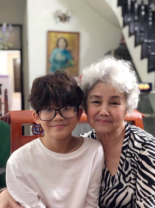 Bất ngờ với diện mạo mới nhất của chú lính chì Thiện Nhân 13 tuổi: Càng lớn càng giống bà ngoại nuôi, đẹp trai mũm mĩm-5