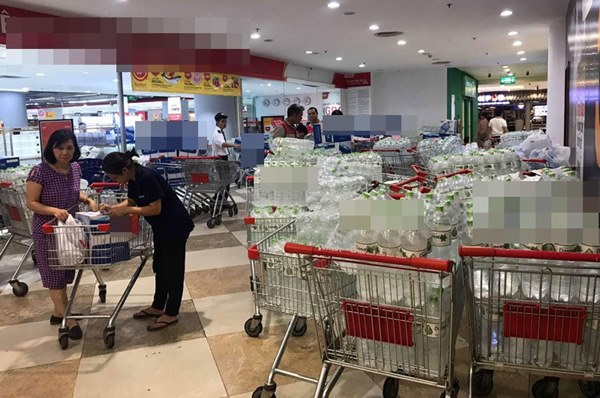 Hà Nội hứng thảm họa, dân bất an, nhà buôn được dịp hốt bạc-6