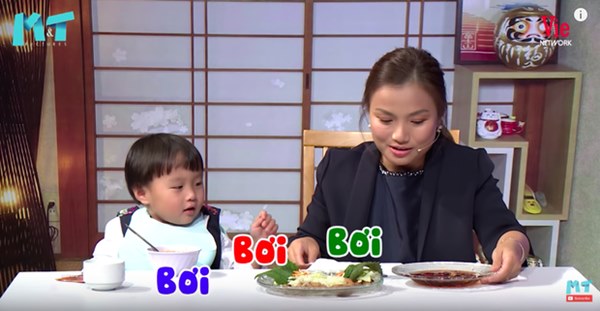 Quỳnh Trần JP réo tên Trấn Thành ngay trong lần đầu ăn thử đuông dừa trên truyền hình, loạt biểu cảm của bé Sa trước món này khiến fan cười ngất-11