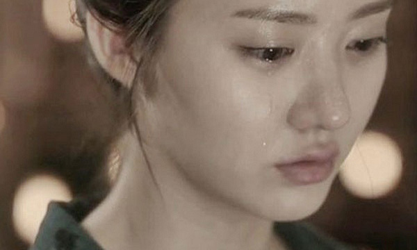 Đau đớn tận cùng khi tôi đang chăm con trong viện thì ở nhà mẹ chồng dọa tự tử để ép chồng tôi ly hôn-1