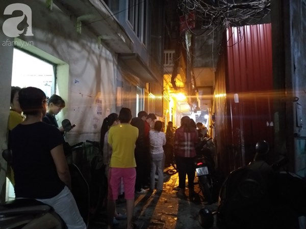 Hà Nội: Cháy tầng 3 ngôi nhà trong ngõ, hai cô cháu may mắn thoát chết trong gang tấc-2