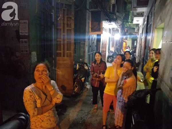 Hà Nội: Cháy tầng 3 ngôi nhà trong ngõ, hai cô cháu may mắn thoát chết trong gang tấc-4