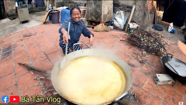 Cơm cháy siêu to khổng lồ của Bà Tân Vlog vỡ tan tành, một lần nữa bà lại thất bại rồi!-5