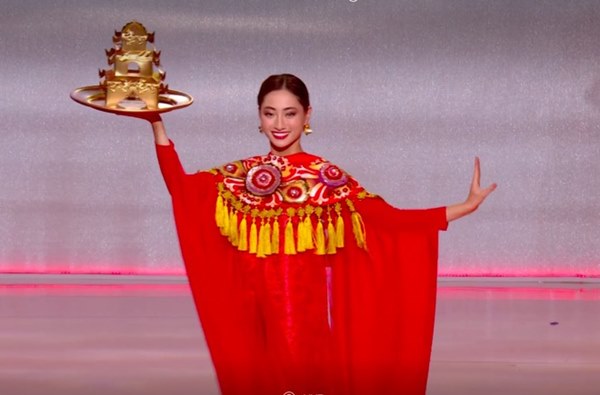 Màn múa mâm của Lương Thùy Linh ở chung kết Hoa hậu Thế giới 2019-1