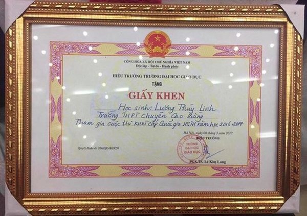 Bắn tiếng Anh đã là gì, nhìn bảng thành tích siêu khủng của Hoa hậu Lương Thùy Linh mà choáng-10