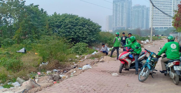 Hà Nội: Người dân bàng hoàng phát hiện thi thể thai nhi trong túi ni lông ở bãi rác-1