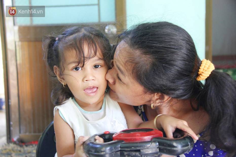 Cuộc sống đổi thay của người mẹ điên từng bị hiếp dâm đến sinh con ở Trà Vinh: Căn nhà nhỏ đã tràn ngập tiếng cười-9