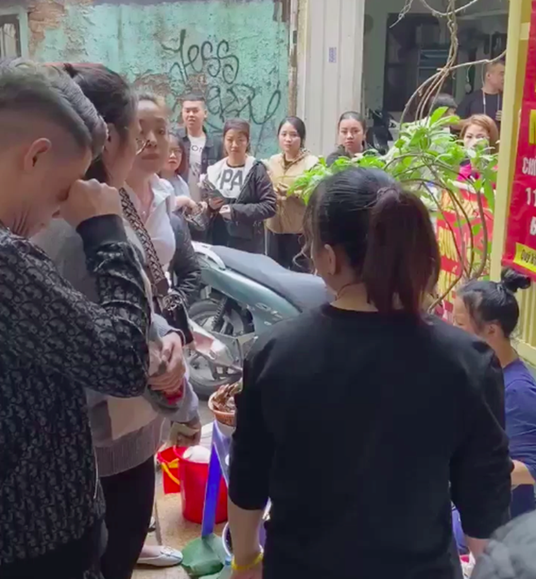 Bún ngan Nhàn nổi tiếng với thương hiệu bún chửi khiến khách hàng nổi đóa, suýt ẩu đả với nhân viên xấc xược, thái độ của chủ quán mới thật khó hiểu-1