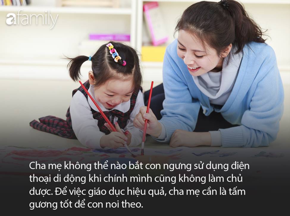 Dọa dẫm Mẹ sẽ tịch thu nếu lần sau con còn nghịch điện thoại thật vô ích, tốt hơn cha mẹ hãy áp dụng 4 phương pháp này-4