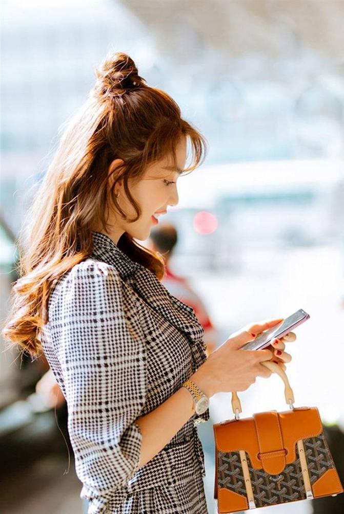 Kín đáo chuẩn phong thái chủ tịch, Ngọc Trinh vẫn đẹp hút hồn ở sân bay-11