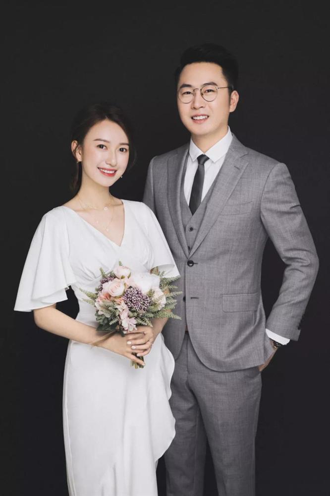 Lỡ chửa trước, gia đình cô dâu bị thông gia mỉa mai Chơi bài hay đấy nên đứng dậy về thẳng, hành động ngay sau đó của chú rể chẳng ai ngờ tới-3