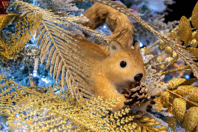 Choáng ngợp sắc màu Noel trong biệt thự 60 tỷ của Đàm Vĩnh Hưng-10