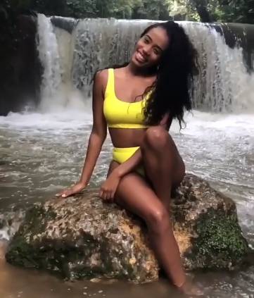Vẻ đẹp quyến rũ hút mắt của người đẹp Jamaica vừa đăng quang Miss World 2019-4