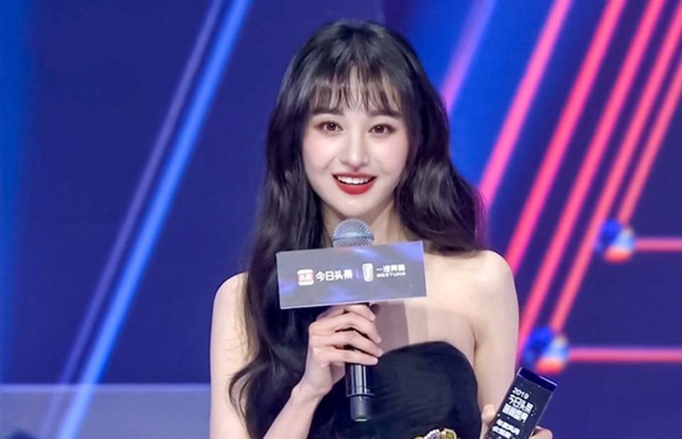 Nhan sắc ngày càng thăng hạng của Trịnh Sảng-12