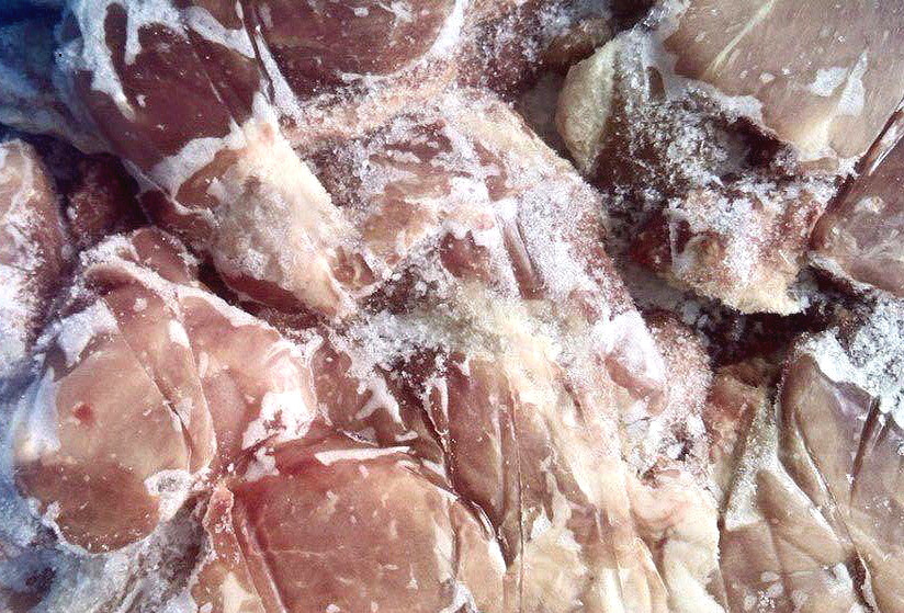 Gom cả tạ lợn, đông đá 3 tháng để Tết gói bánh chưng-2