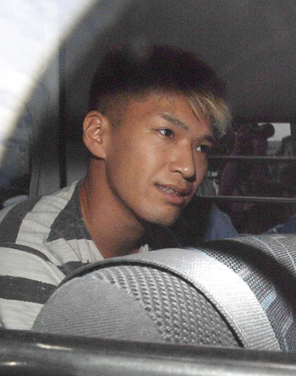 Từ người hiền lành được cả xóm khen ngợi, chàng trai chớp mắt biến thành kẻ giết người hàng loạt luôn nở nụ cười tươi gây ám ảnh-7