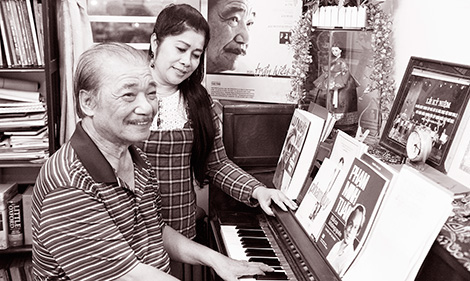 NSND Trần Hiếu vừa trải qua cơn nguy kịch, 83 tuổi vẫn ở nhà ngập lụt, ăn bát cơm không có gì-3