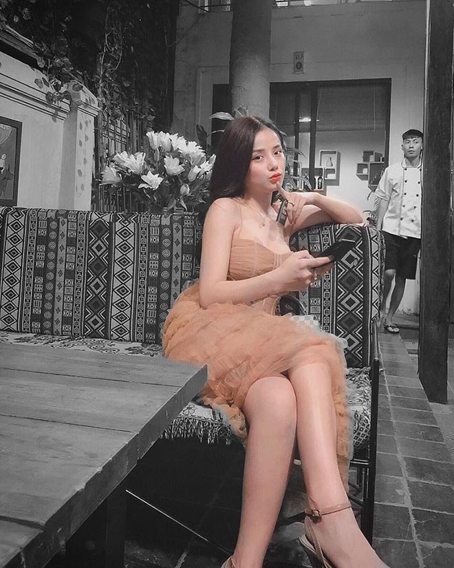 Hình ảnh nóng bỏng của nữ ca sĩ đã khiến thủ môn Lâm Tây yêu say đắm-11