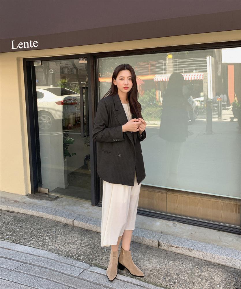Trời chuyển ấm áp, chị em mau ôn lại 4 cách diện blazer sau cho thanh lịch và thời thượng hết phần người ta-8
