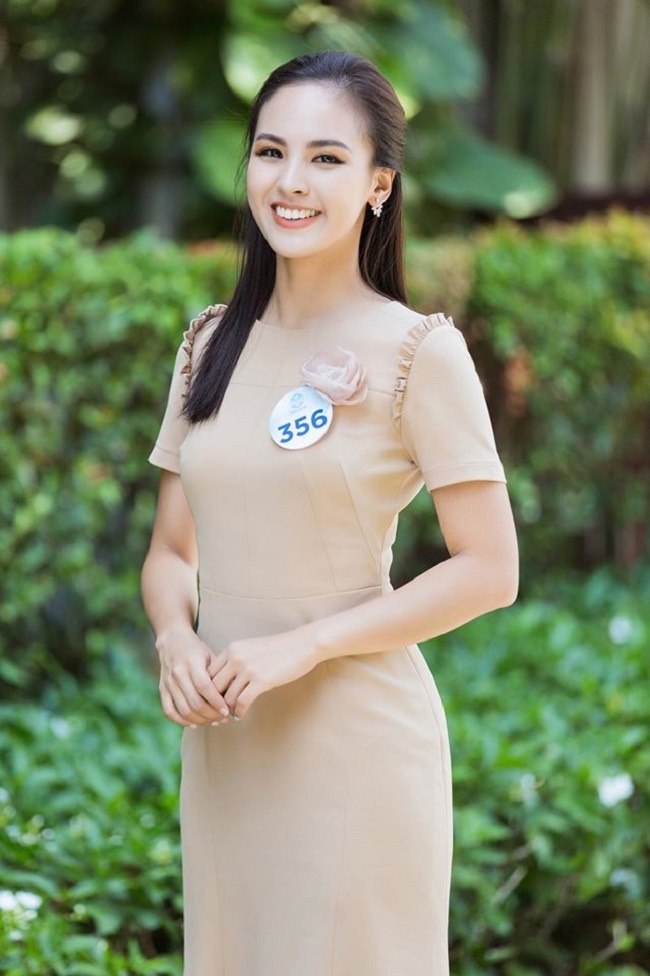 3 nhan sắc mới gây bão ở VTV đều thi hoa hậu, ngoài đời mặc gợi cảm hơn lên sóng-17