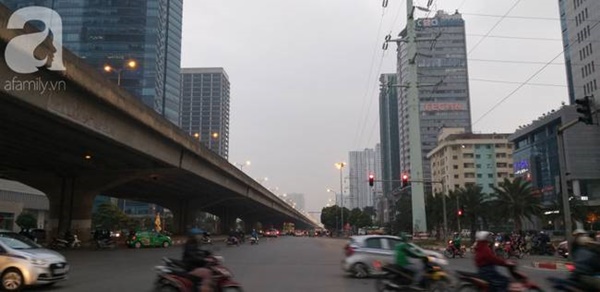 Hình ảnh chân thực về không khí Hà Nội dù trời hửng nắng-7