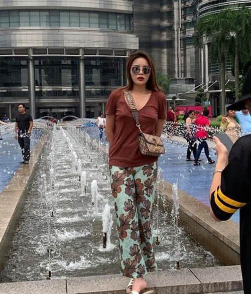 Dáng đẹp rồi, Kỳ Duyên bỏ áo thùng thình, về với crop-top ngắn cũn cùng quần kéo chân cực đỉnh-3