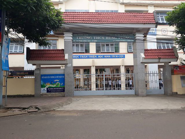 Sự bệnh hoạn của kẻ dâm ô nữ sinh lớp 9 trong nhà vệ sinh: Tìm thấy nhiều clip người lớn trong điện thoại của đối tượng-1