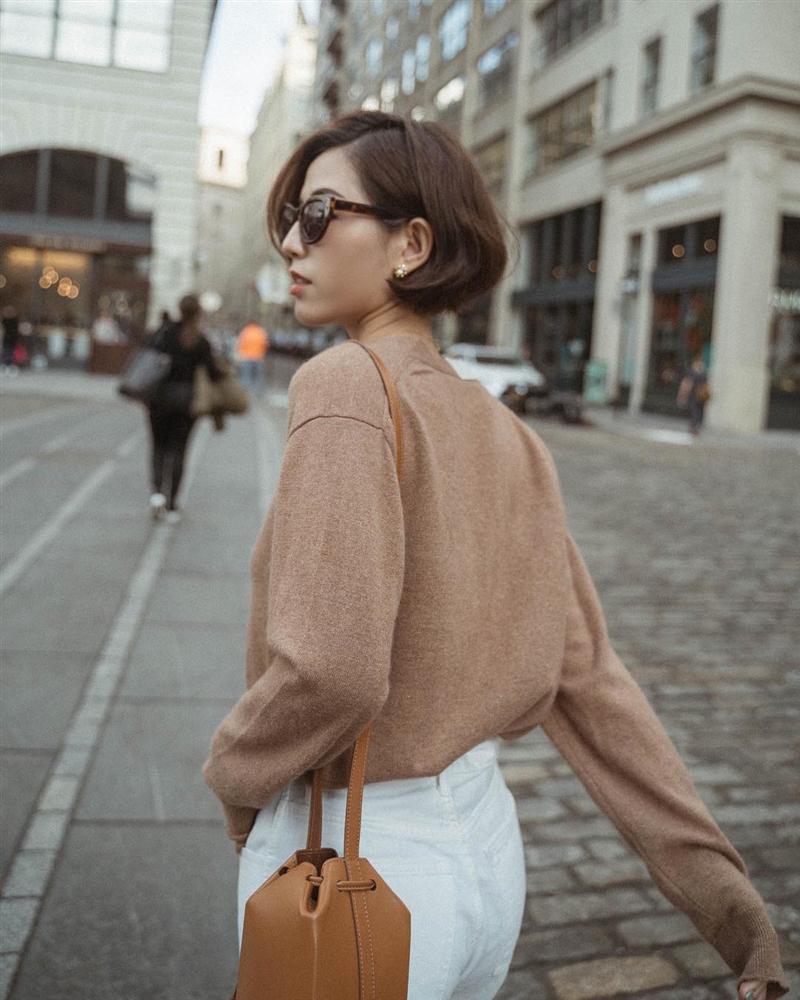 Diện áo len dáng rộng vẫn khoe được eo thon, hack dáng cực đỉnh chỉ bằng một thao tác đơn giản-3