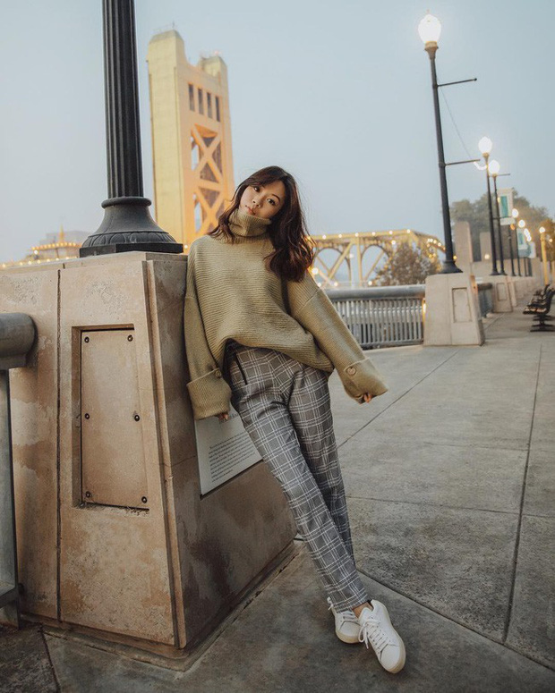 Diện áo len dáng rộng vẫn khoe được eo thon, hack dáng cực đỉnh chỉ bằng một thao tác đơn giản-5