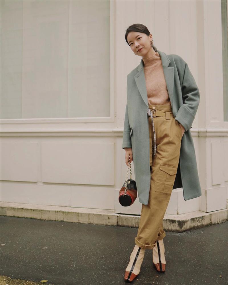 Diện áo len dáng rộng vẫn khoe được eo thon, hack dáng cực đỉnh chỉ bằng một thao tác đơn giản-10