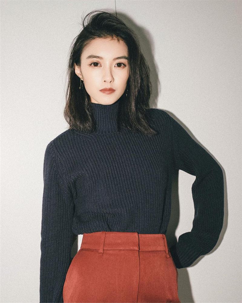 Diện áo len dáng rộng vẫn khoe được eo thon, hack dáng cực đỉnh chỉ bằng một thao tác đơn giản-12