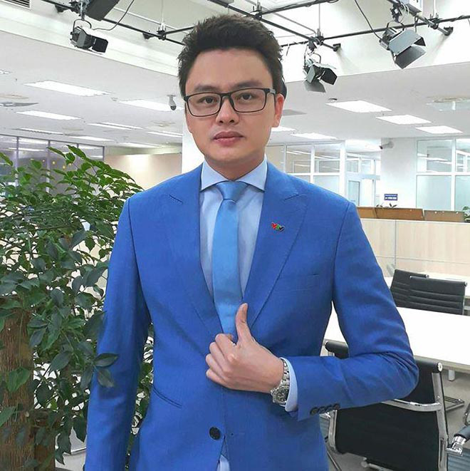 BTV Thời sự 19h của VTV liên tục để lộ khoảnh khắc nhạy cảm khi đang dẫn trực tiếp-5