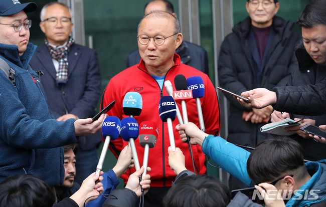 HLV Park Hang-seo trả lời báo Hàn Quốc: Nếu sợ, tôi đã không dám ký hợp đồng mới ở Việt Nam-1