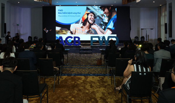 ACB và FWD hợp tác phân phối bảo hiểm trực tuyến qua ngân hàng-1