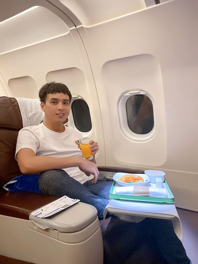 Hậu scandal bị tố cưỡng dâm, Hồ Quang Hiếu xuất hiện với thần thái bất ngờ-1