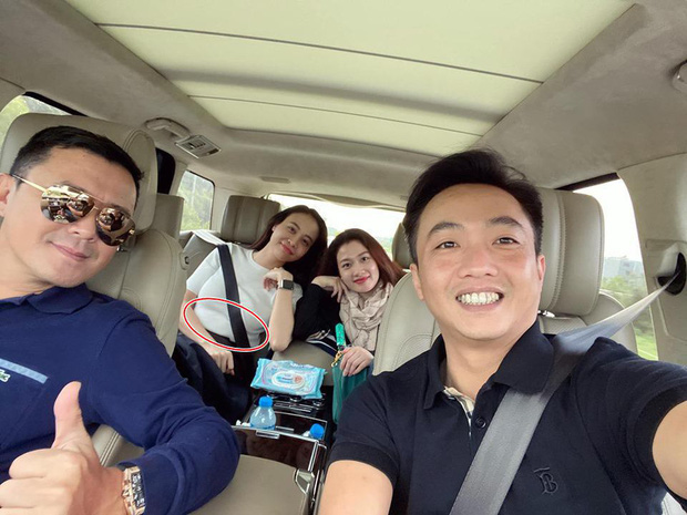 Giữa tin đồn bầu bí, Đàm Thu Trang mặt tròn thấy rõ và còn chăm mặc áo rộng che chắn vòng hai-2