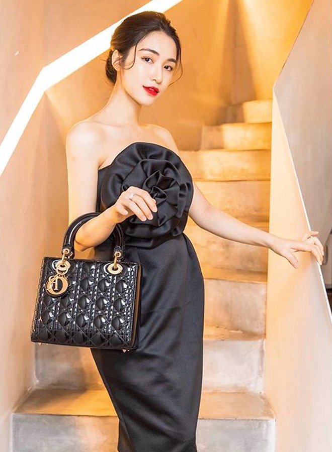 Hòa Minzy nên thưởng to cho stylist vì khéo chọn đầm giấu nhẹm khuyết điểm hình thể mẹ bỉm sữa-3